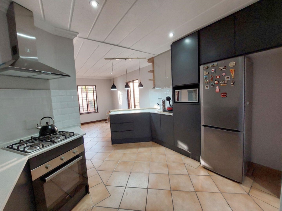 To Let 3 Bedroom Property for Rent in Morningside Gauteng