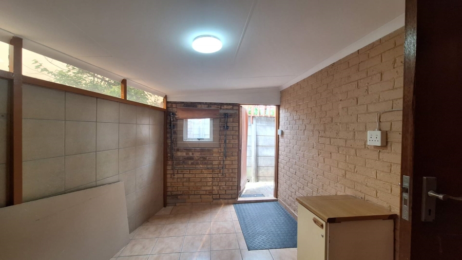 To Let 0 Bedroom Property for Rent in Discovery Gauteng