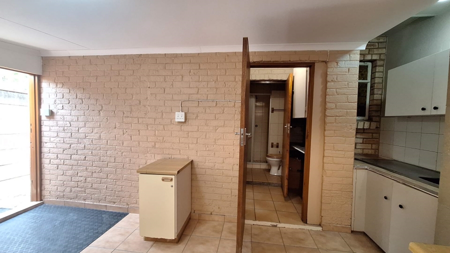To Let 0 Bedroom Property for Rent in Discovery Gauteng