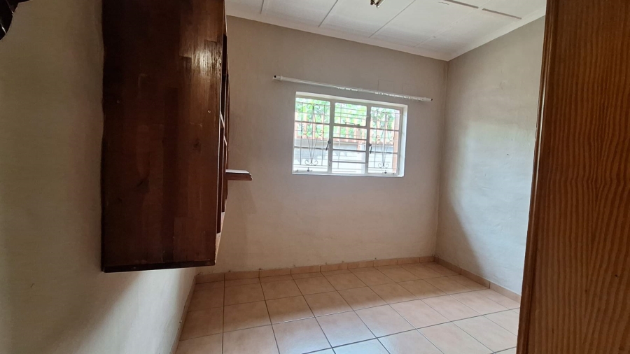 To Let 0 Bedroom Property for Rent in Discovery Gauteng