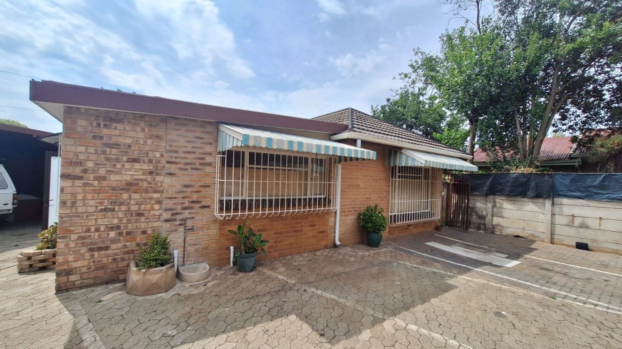 To Let 1 Bedroom Property for Rent in Discovery Gauteng