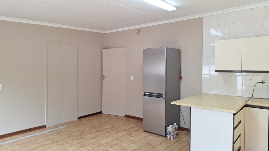 To Let 1 Bedroom Property for Rent in Discovery Gauteng