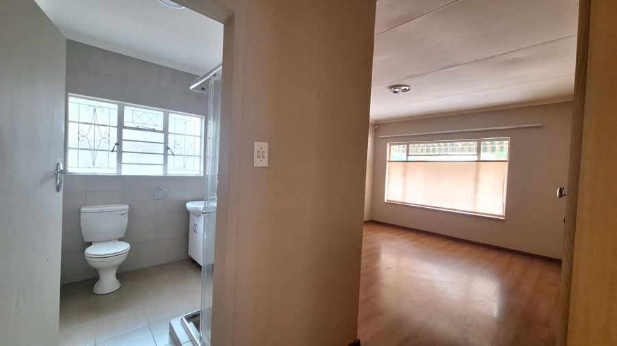 To Let 1 Bedroom Property for Rent in Discovery Gauteng