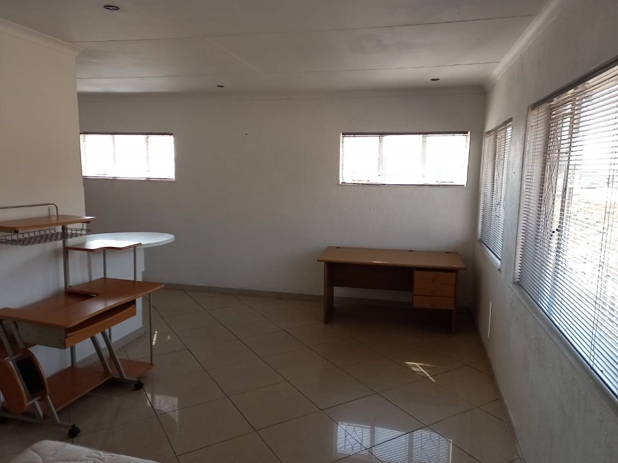 To Let 1 Bedroom Property for Rent in Bergbron Gauteng