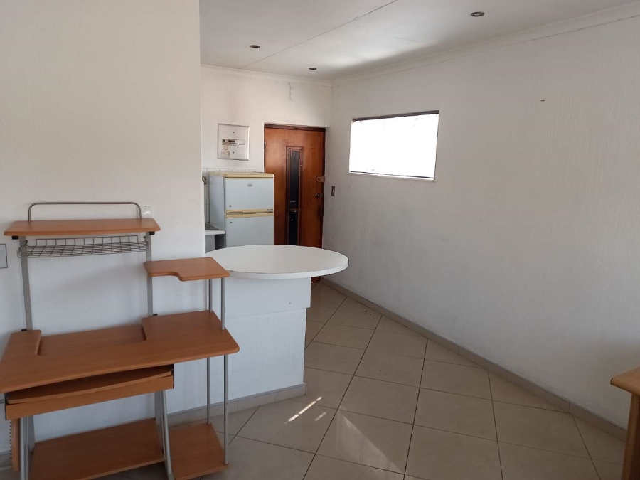 To Let 1 Bedroom Property for Rent in Bergbron Gauteng
