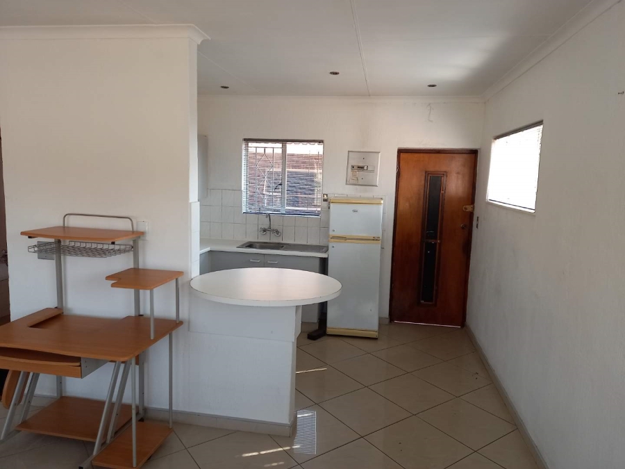 To Let 1 Bedroom Property for Rent in Bergbron Gauteng