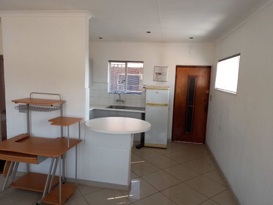 To Let 1 Bedroom Property for Rent in Bergbron Gauteng