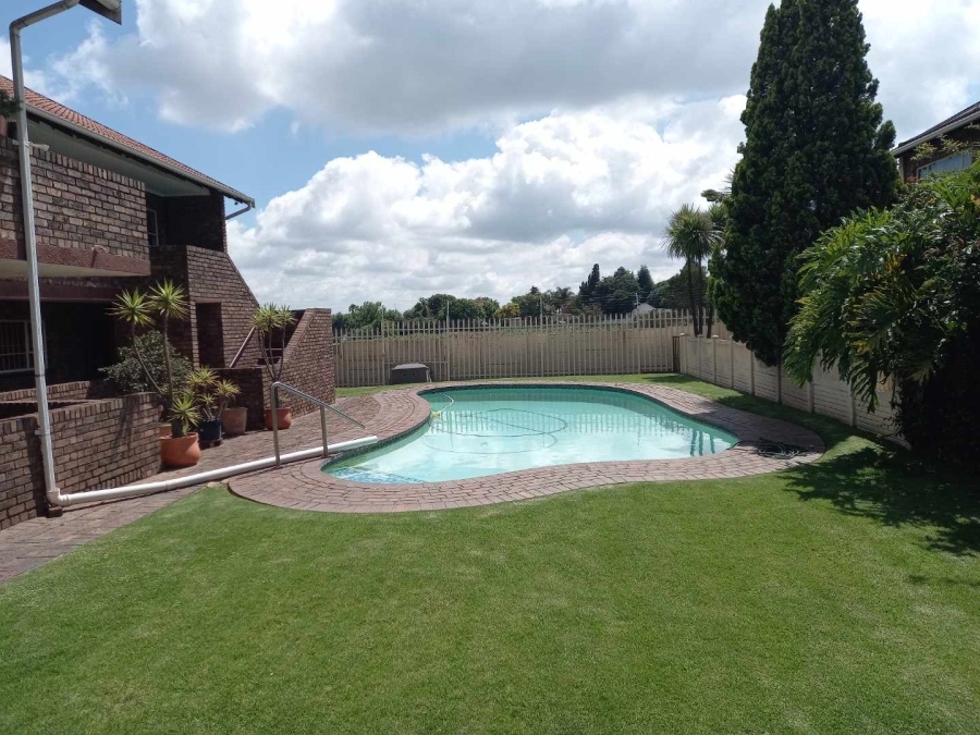 To Let 1 Bedroom Property for Rent in Bergbron Gauteng