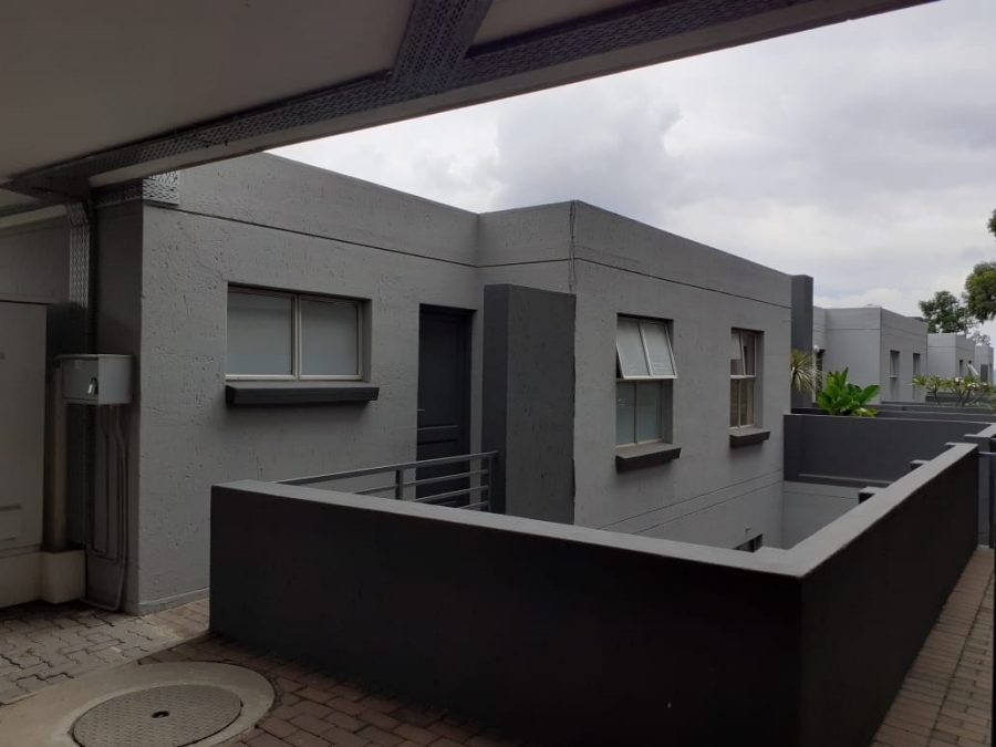 To Let 2 Bedroom Property for Rent in Northcliff Gauteng