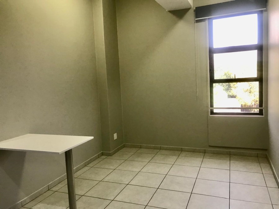 To Let 1 Bedroom Property for Rent in Rosebank Gauteng