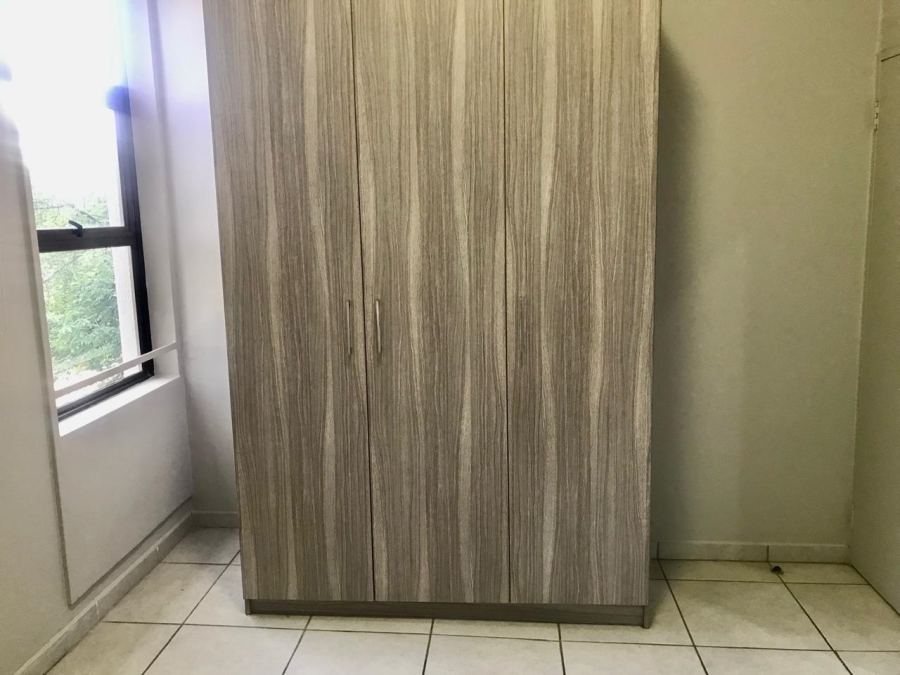 To Let 1 Bedroom Property for Rent in Rosebank Gauteng