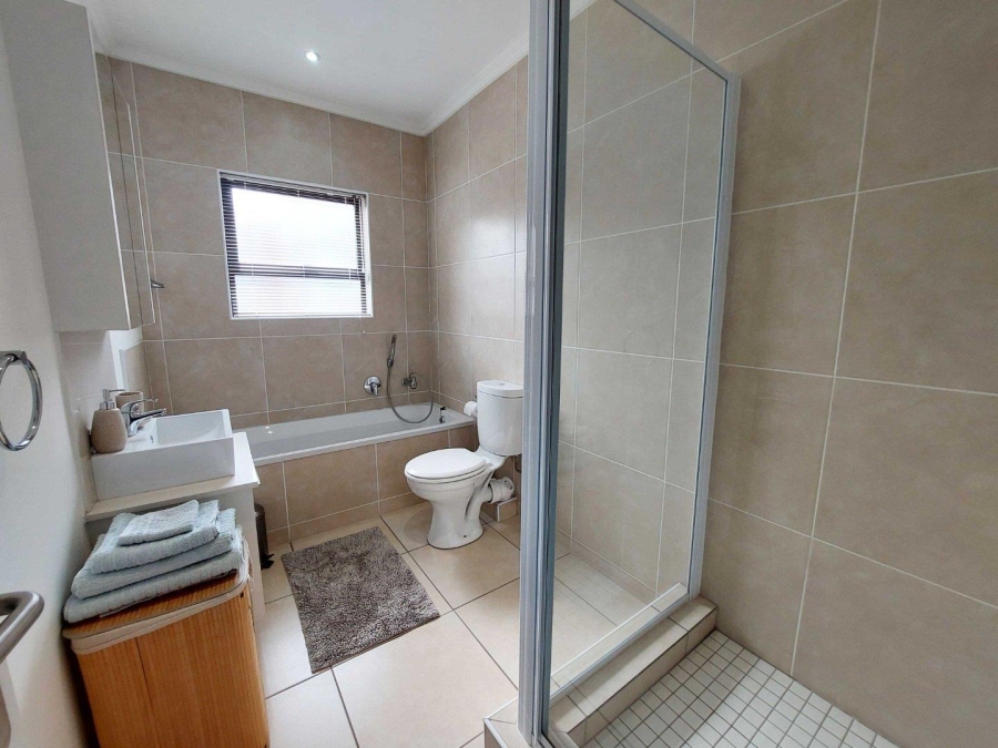 To Let 2 Bedroom Property for Rent in Barbeque Downs Gauteng