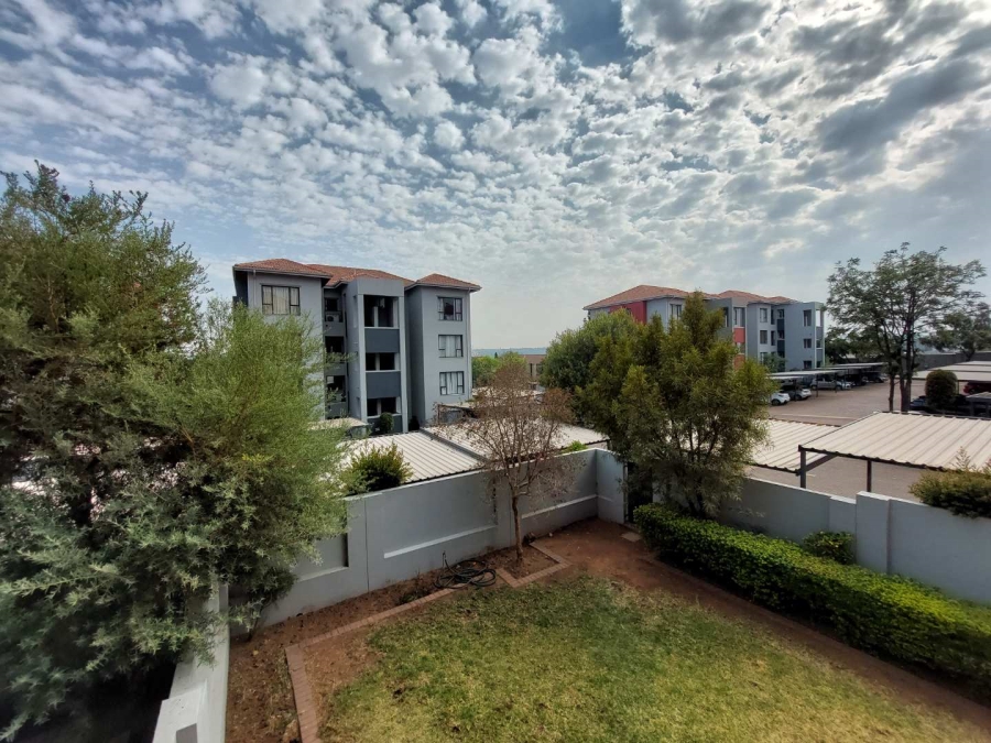 To Let 2 Bedroom Property for Rent in Barbeque Downs Gauteng