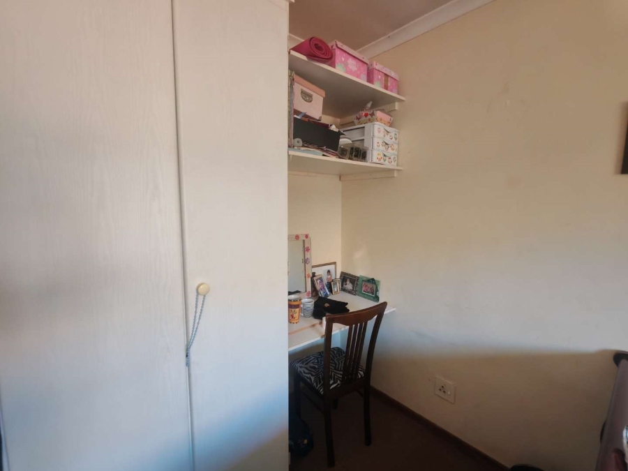 2 Bedroom Property for Sale in Rooihuiskraal North Gauteng