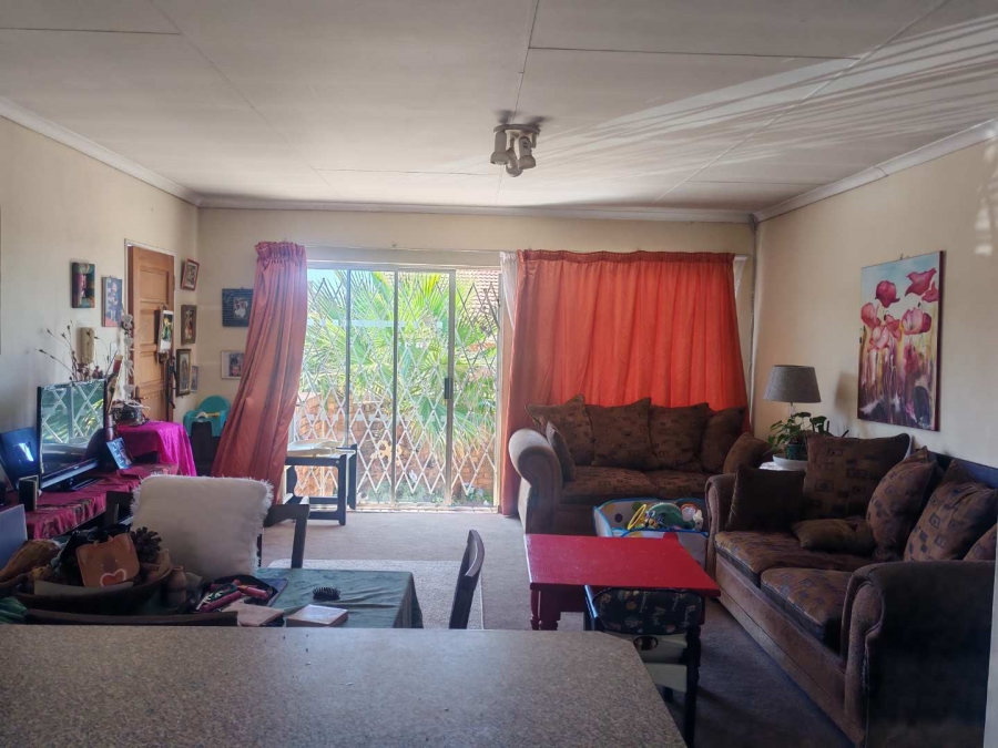 2 Bedroom Property for Sale in Rooihuiskraal North Gauteng