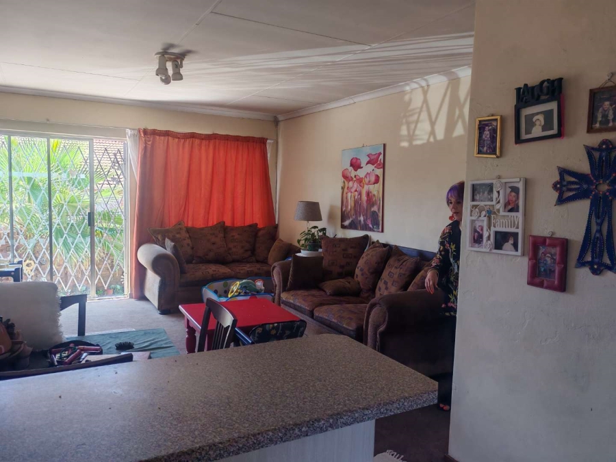 2 Bedroom Property for Sale in Rooihuiskraal North Gauteng