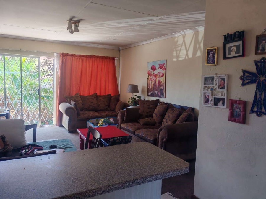 2 Bedroom Property for Sale in Rooihuiskraal North Gauteng