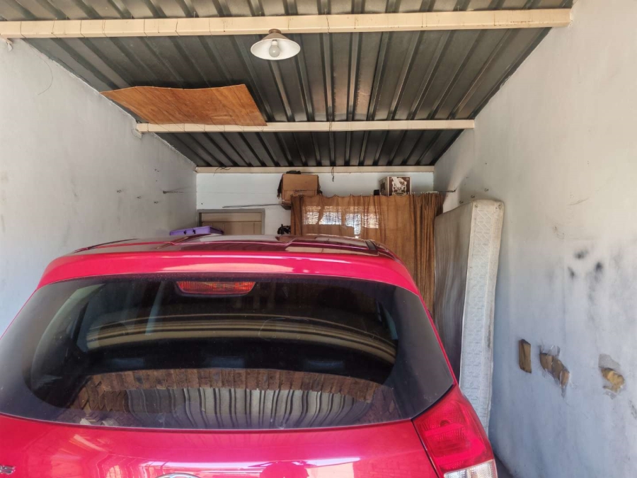 2 Bedroom Property for Sale in Rooihuiskraal North Gauteng