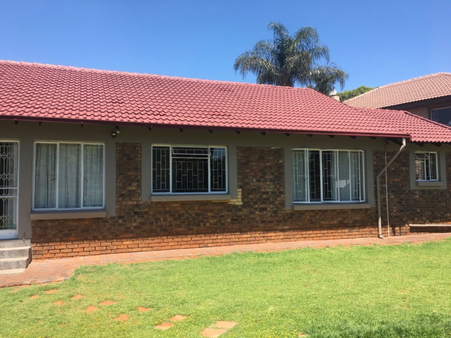 3 Bedroom Property for Sale in Rooihuiskraal Gauteng