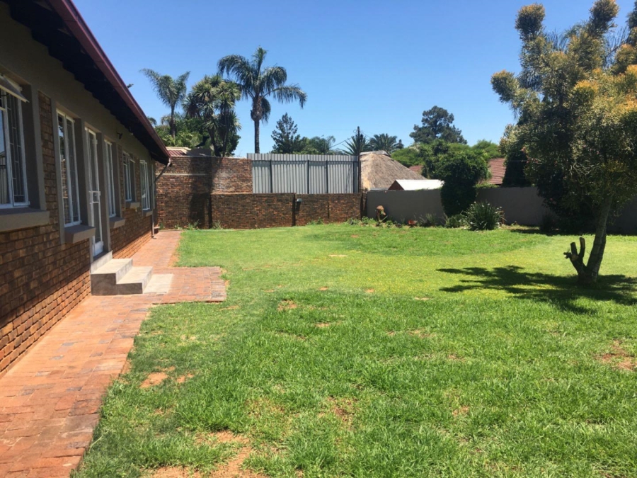 3 Bedroom Property for Sale in Rooihuiskraal Gauteng