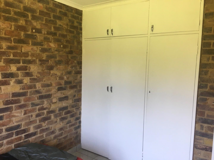 3 Bedroom Property for Sale in Rooihuiskraal Gauteng