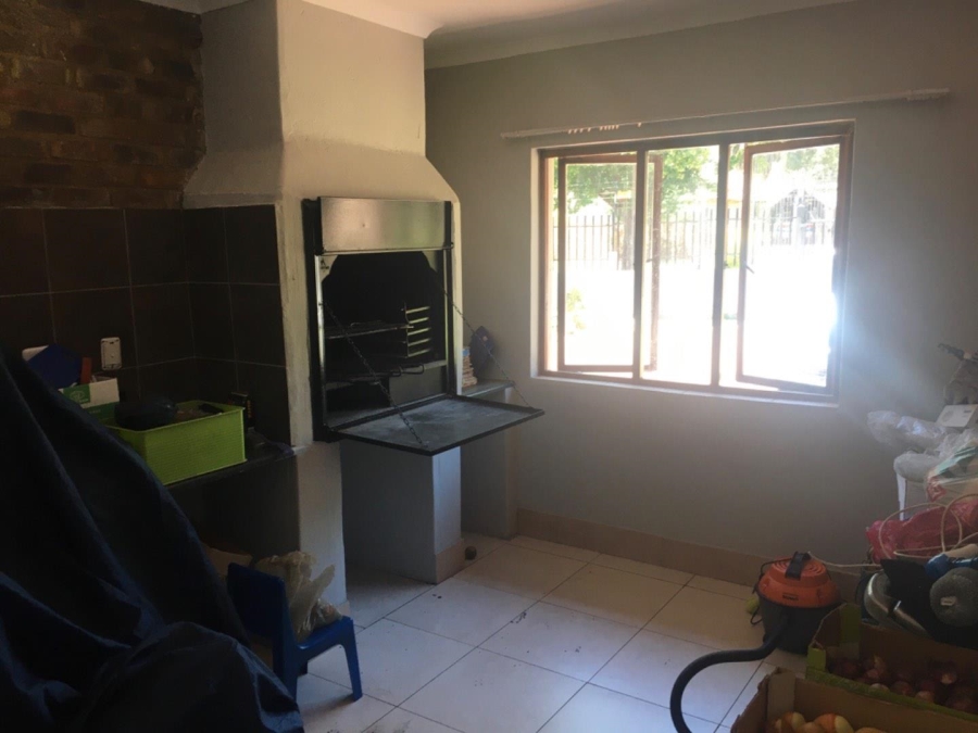 3 Bedroom Property for Sale in Rooihuiskraal Gauteng