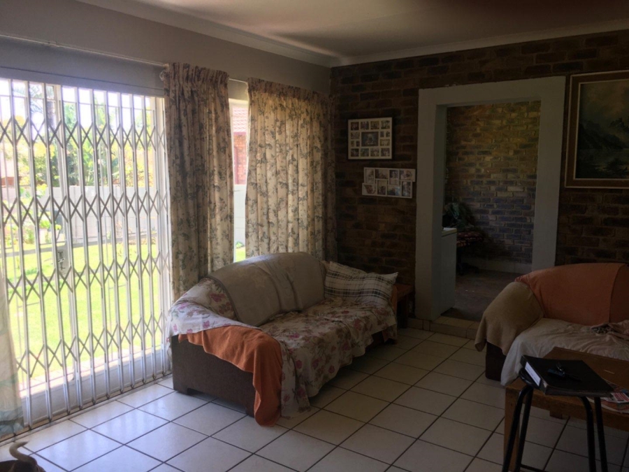 3 Bedroom Property for Sale in Rooihuiskraal Gauteng