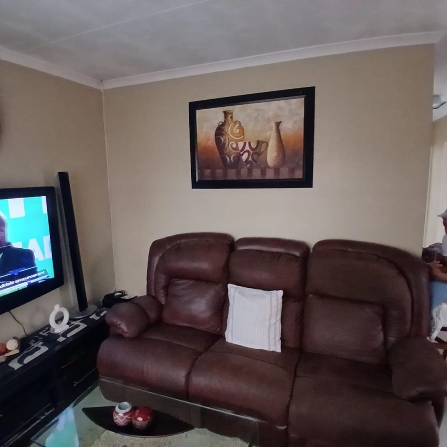 3 Bedroom Property for Sale in Clayville Gauteng