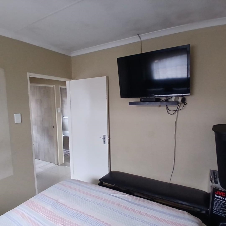 3 Bedroom Property for Sale in Clayville Gauteng