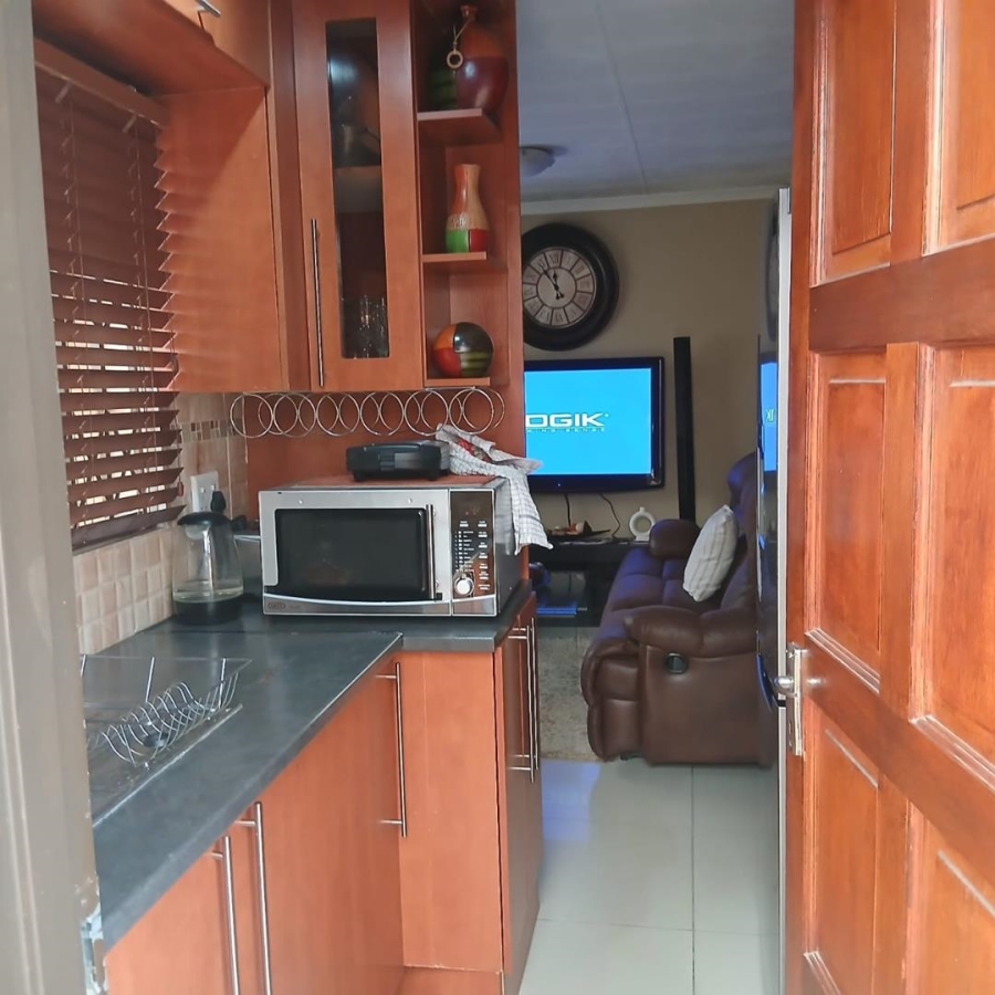 3 Bedroom Property for Sale in Clayville Gauteng