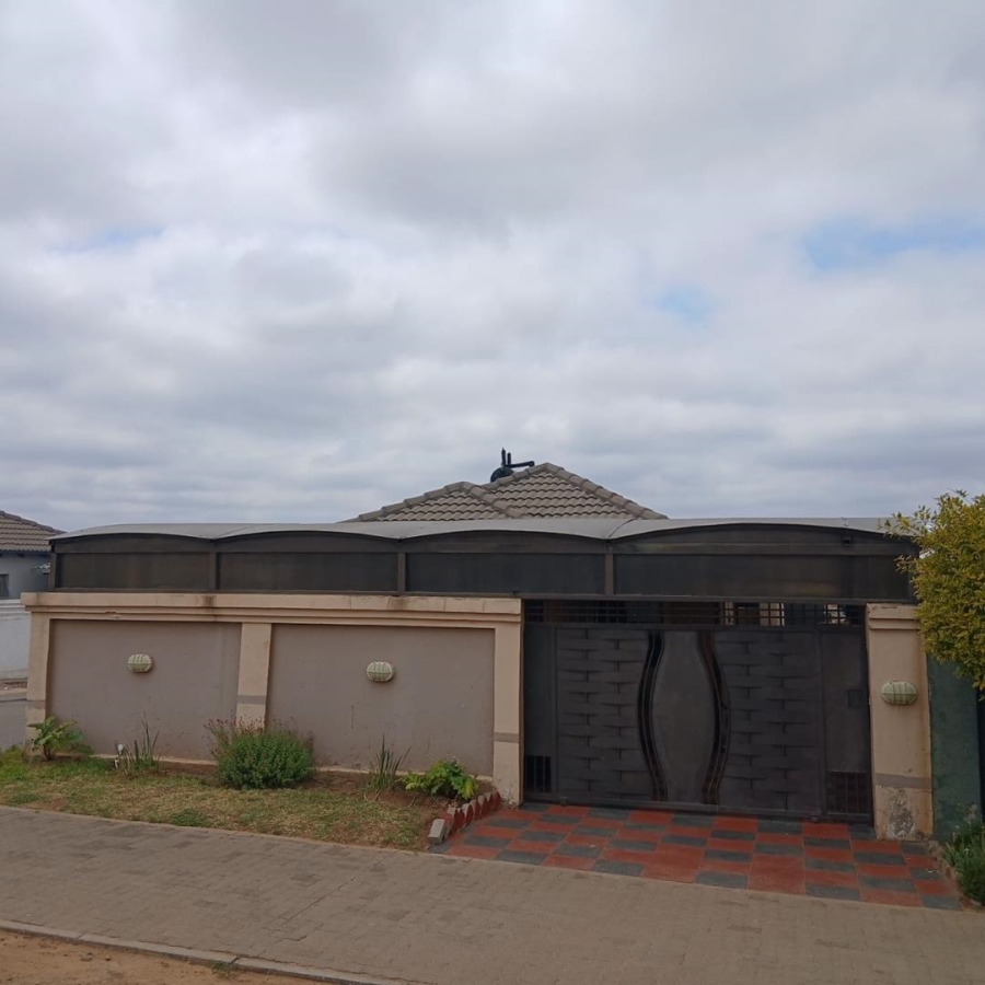 3 Bedroom Property for Sale in Clayville Gauteng