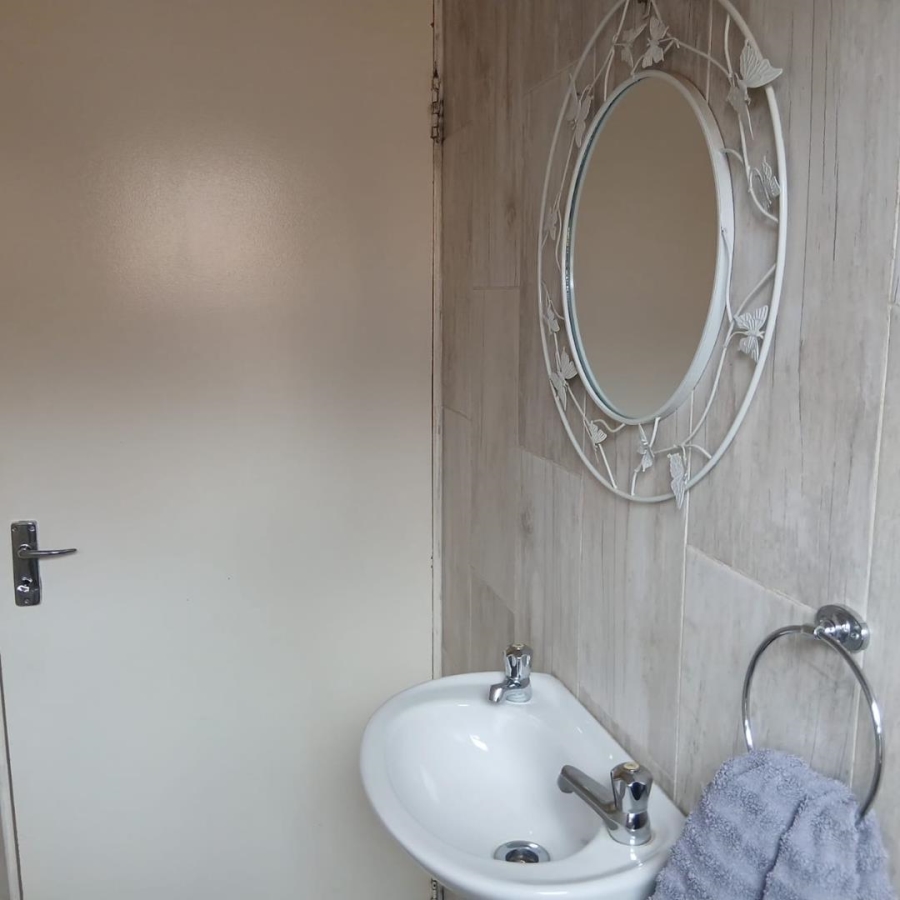 3 Bedroom Property for Sale in Clayville Gauteng