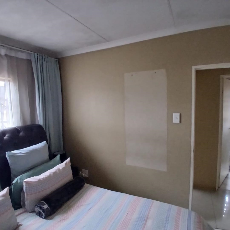 3 Bedroom Property for Sale in Clayville Gauteng