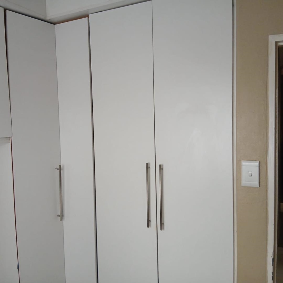 3 Bedroom Property for Sale in Clayville Gauteng