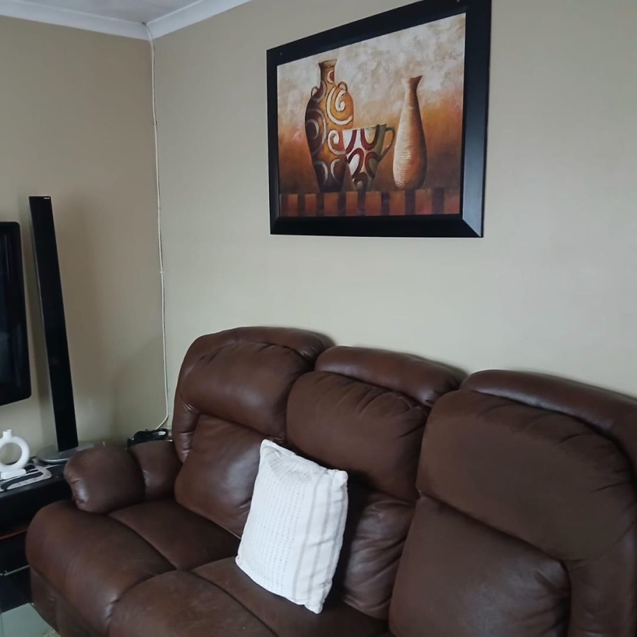 3 Bedroom Property for Sale in Clayville Gauteng