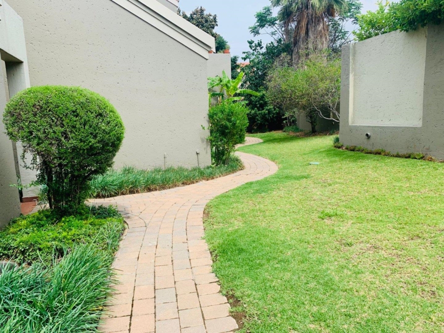 To Let 3 Bedroom Property for Rent in Broadacres Gauteng