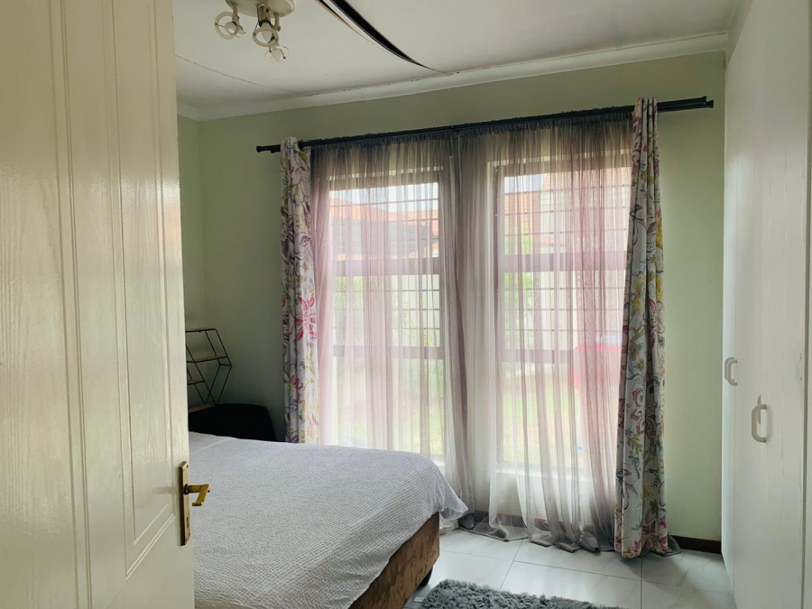 To Let 3 Bedroom Property for Rent in Broadacres Gauteng