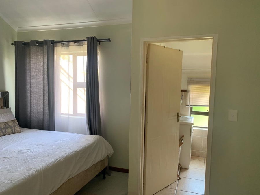 To Let 3 Bedroom Property for Rent in Broadacres Gauteng