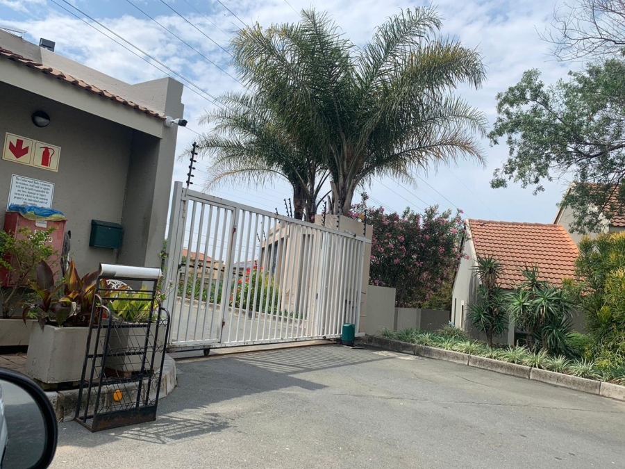 To Let 3 Bedroom Property for Rent in Broadacres Gauteng