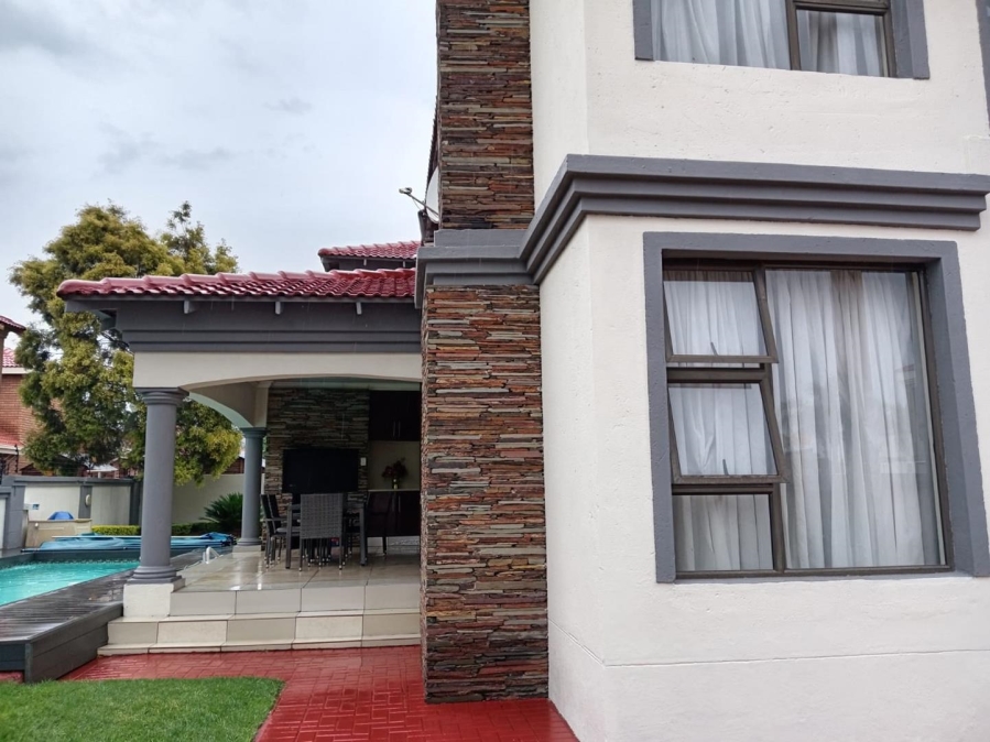 7 Bedroom Property for Sale in Chantelle Gauteng