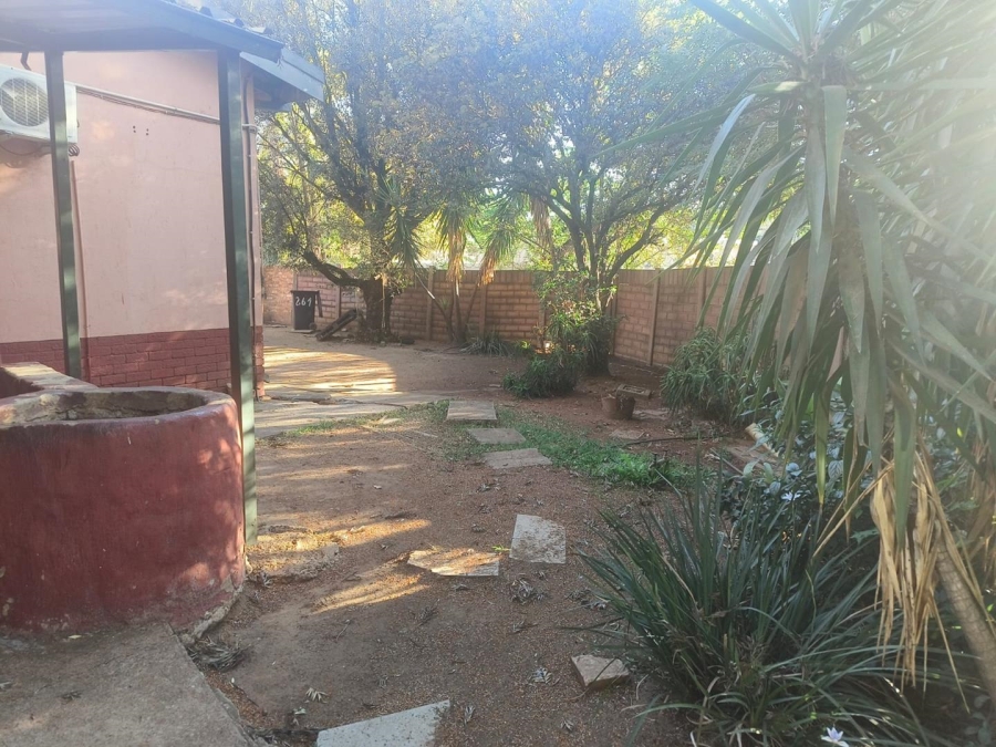 5 Bedroom Property for Sale in Kilner Park Gauteng