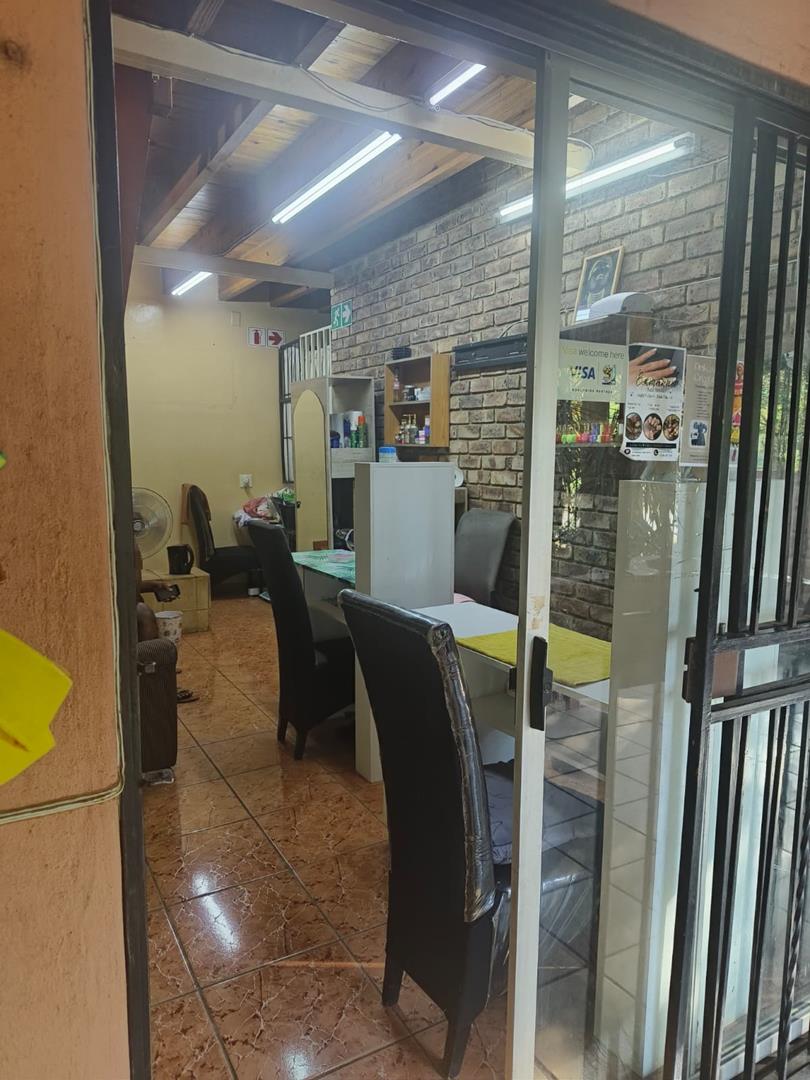 5 Bedroom Property for Sale in Kilner Park Gauteng