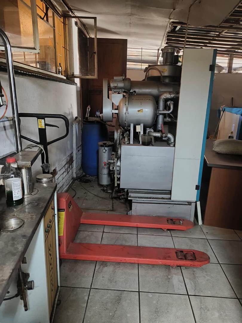 5 Bedroom Property for Sale in Kilner Park Gauteng