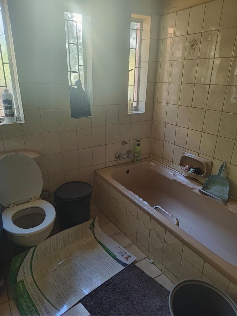 5 Bedroom Property for Sale in Kilner Park Gauteng