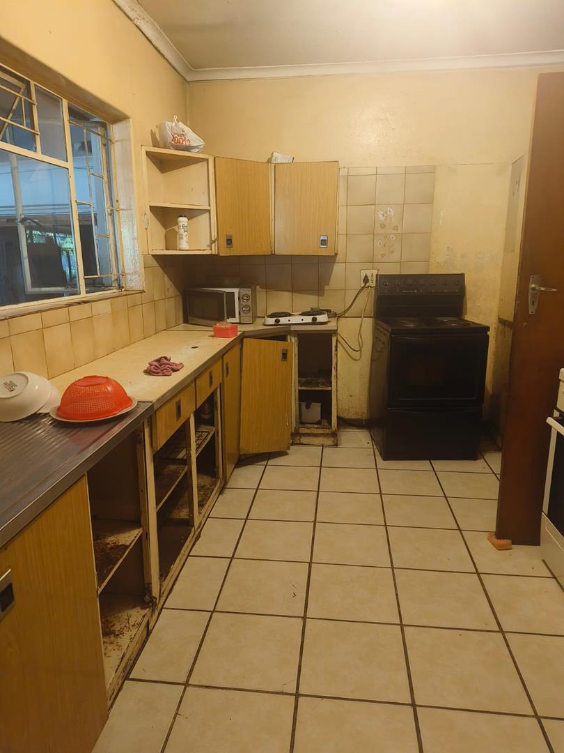 5 Bedroom Property for Sale in Kilner Park Gauteng