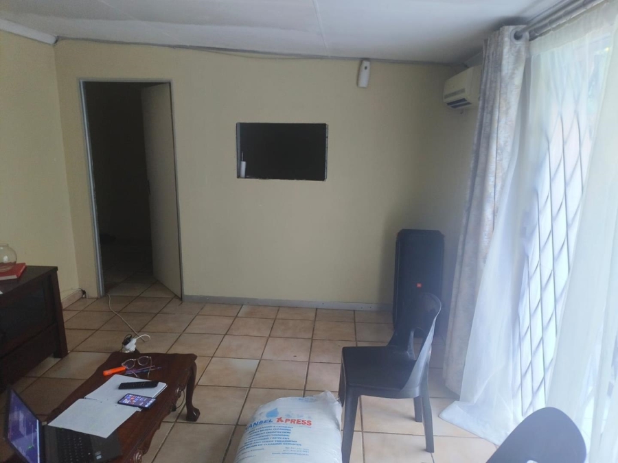 5 Bedroom Property for Sale in Kilner Park Gauteng