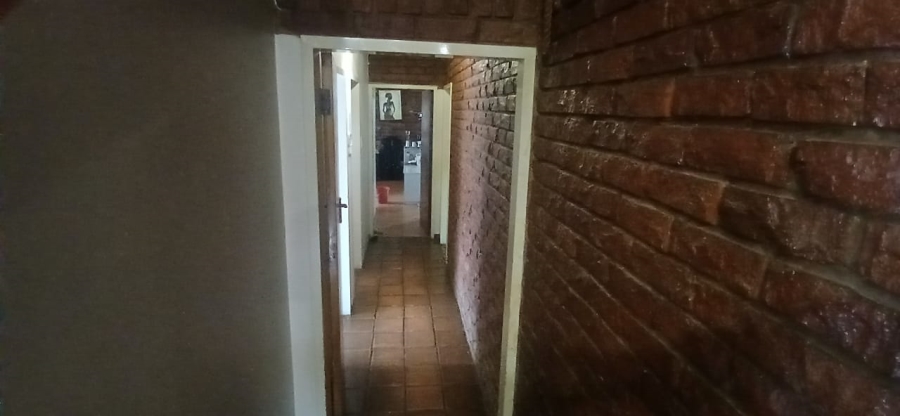 4 Bedroom Property for Sale in Constantia Park Gauteng