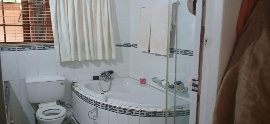 4 Bedroom Property for Sale in Constantia Park Gauteng