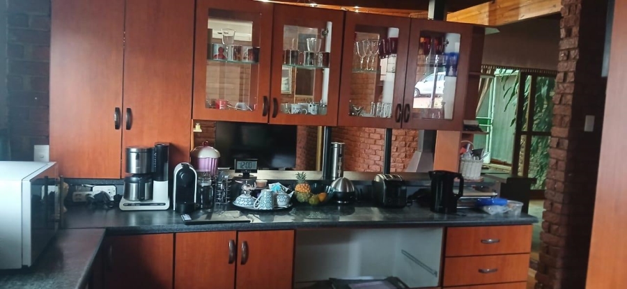 4 Bedroom Property for Sale in Constantia Park Gauteng
