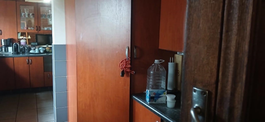 4 Bedroom Property for Sale in Constantia Park Gauteng